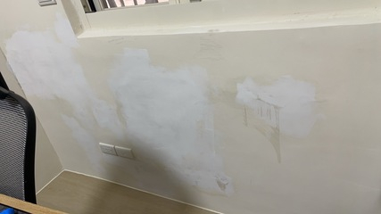 我噴上防霉劑，讓它充分滲透