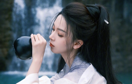 制服主題的服務員成為了酒店的一大亮點。